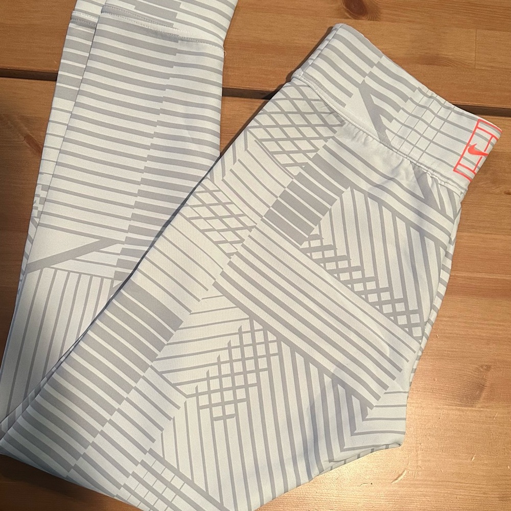 Nike Gray Geometric Leggings